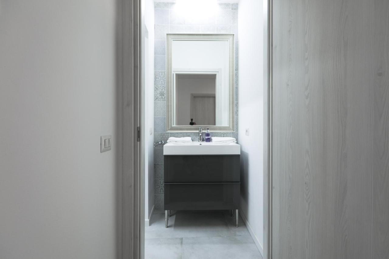 Blue Sapphire Como Cozy Flat In Center Of City Apartment Екстериор снимка